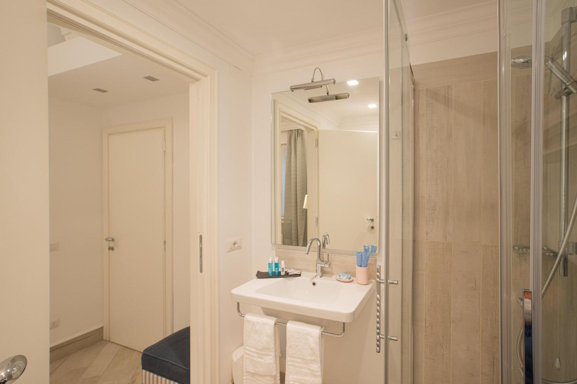 Marina Charming Hotel 4*